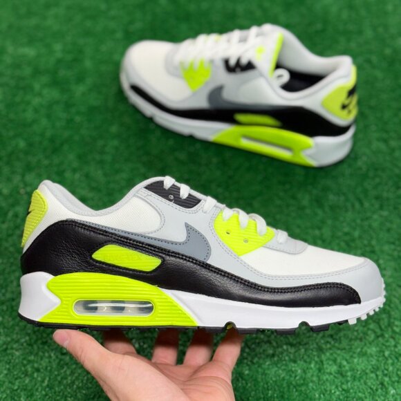 Nike Air Max 90 Gore-Tex Summit White Volt Mens FD5810-102 NEW Multi Sz - Picture 1 of 7